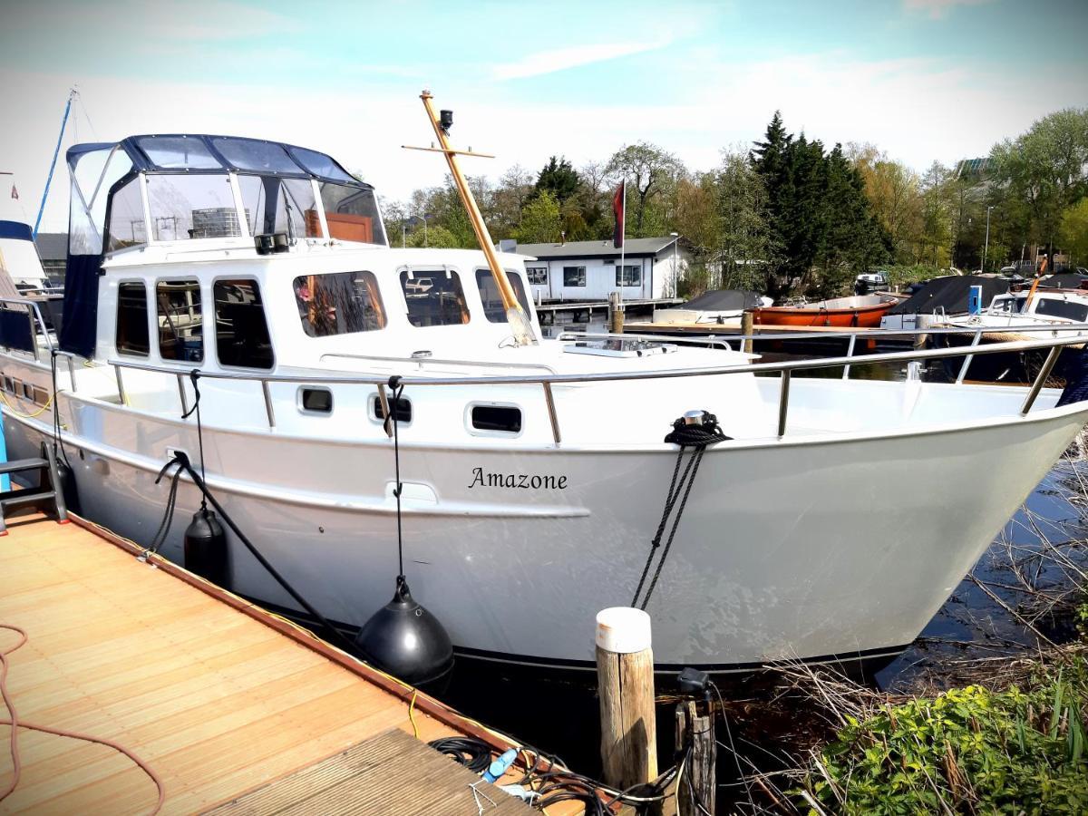 Motor Yacht Amazone Hotel Amsterdam Luaran gambar