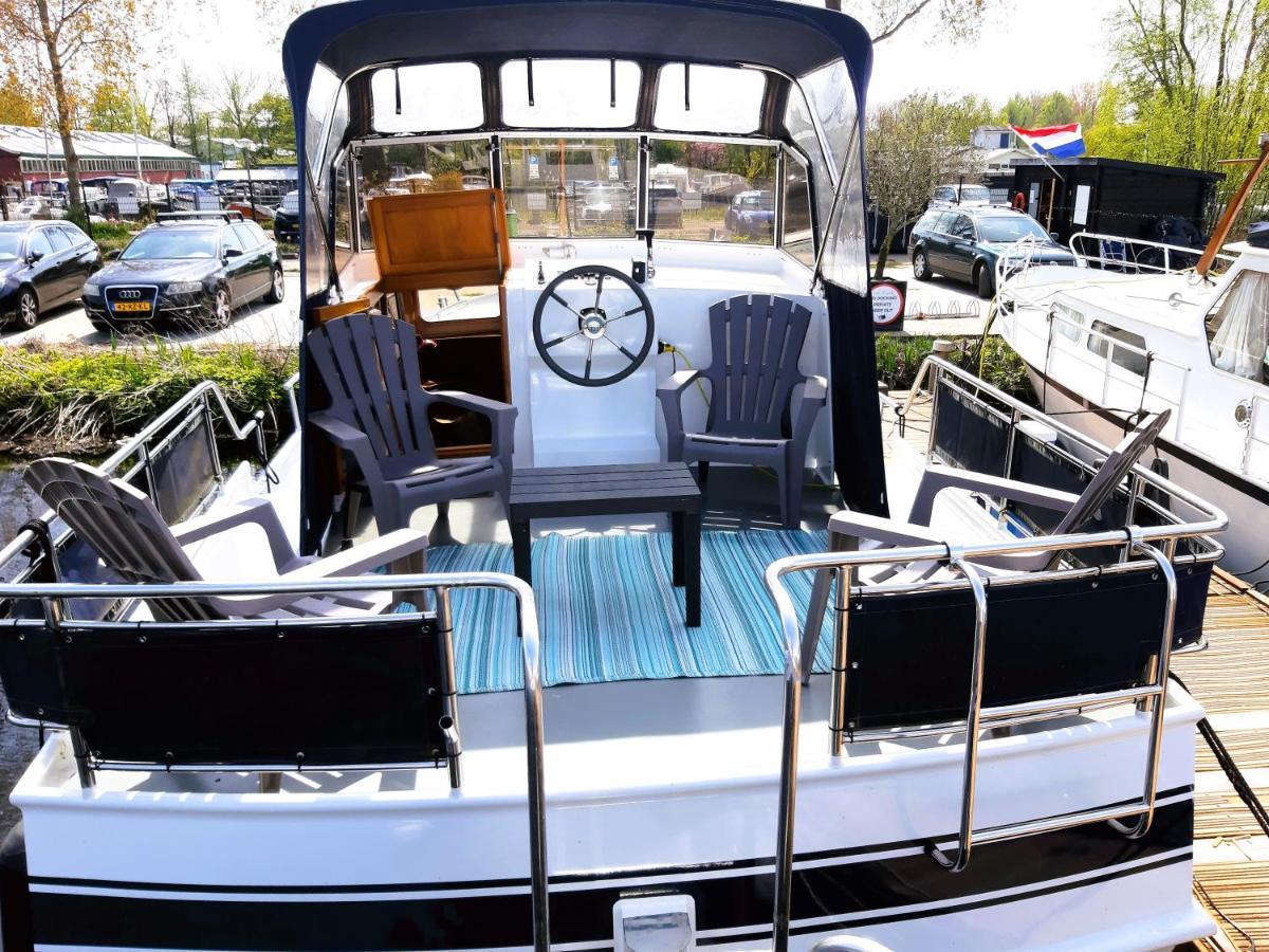 Motor Yacht Amazone Hotel Amsterdam Luaran gambar