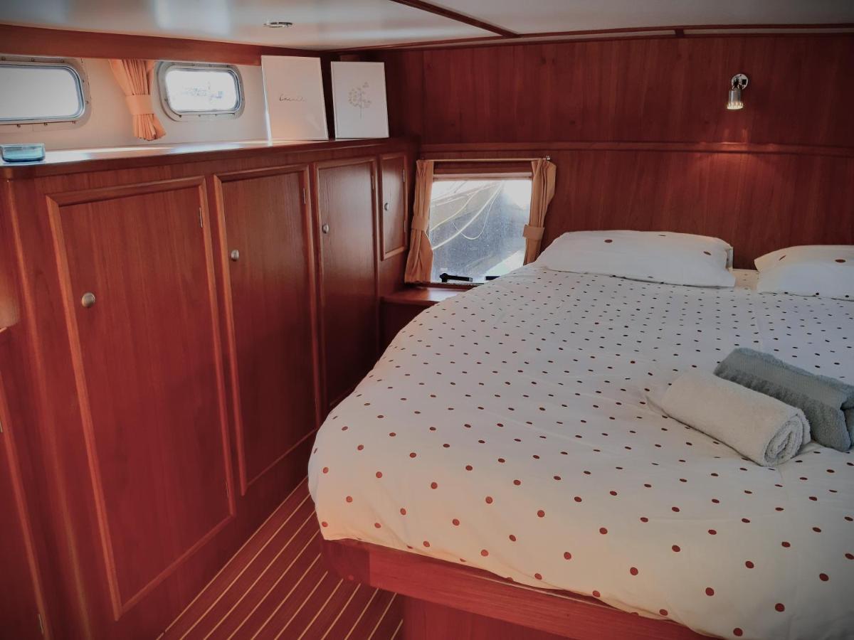 Motor Yacht Amazone Hotel Amsterdam Luaran gambar