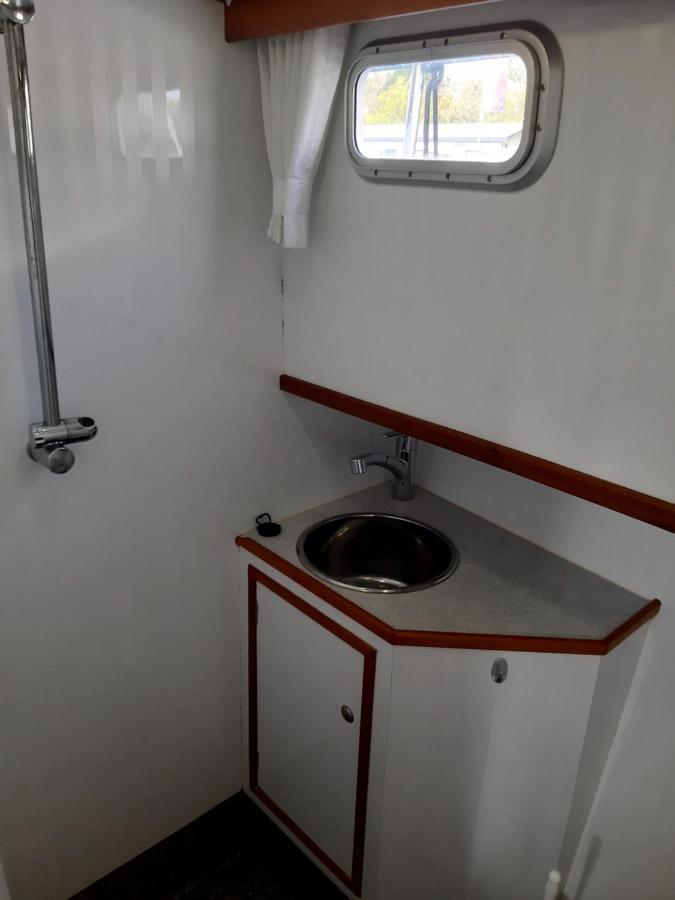 Motor Yacht Amazone Hotel Amsterdam Luaran gambar