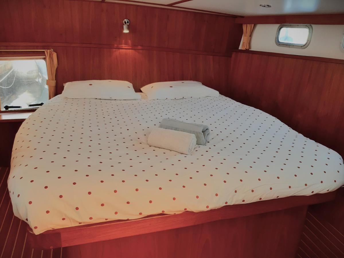 Motor Yacht Amazone Hotel Amsterdam Luaran gambar
