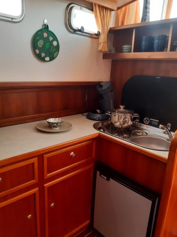 Motor Yacht Amazone Hotel Amsterdam Luaran gambar